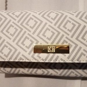 NWOT - Cute gray and white bag